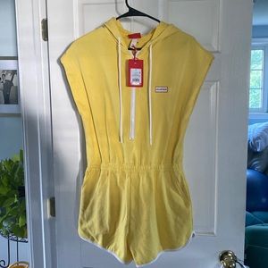Hunter yellow jumper. Brand new. Size small